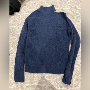 One sided shoulder cut sweater